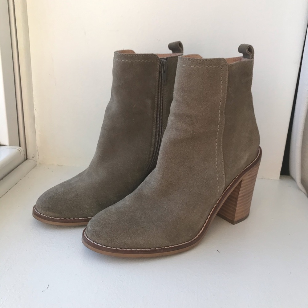 Seychelles lounge booties size 6